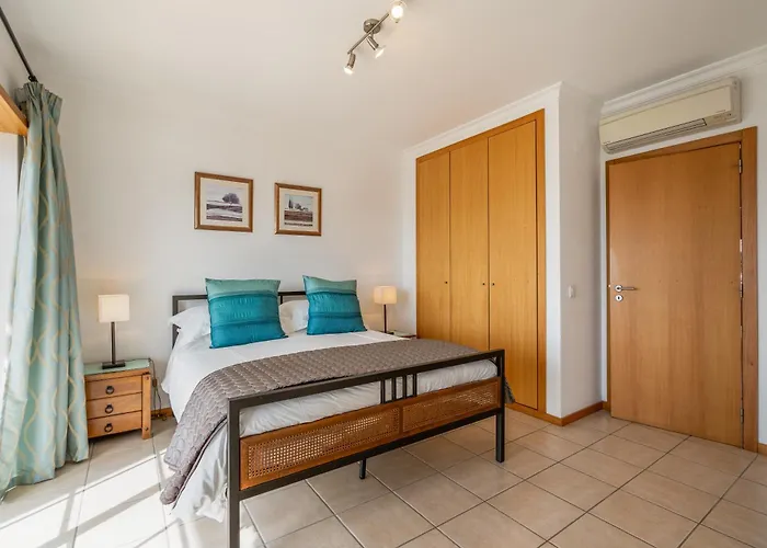 Baleias - 3 Bedroom Townhouse With Private Pool & Sea View Hébergement de vacances Luz