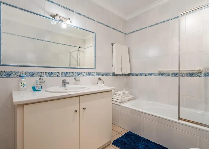 Baleias - 3 Bedroom Townhouse With Private Pool & Sea View * Luz