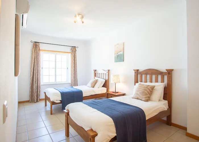 Baleias - 3 Bedroom Townhouse With Private Pool & Sea View Hébergement de vacances *