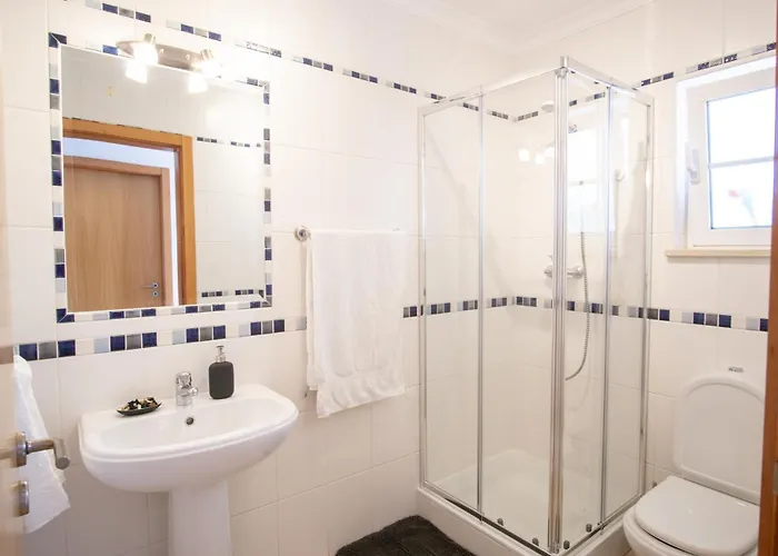 Hébergement de vacances Baleias - 3 Bedroom Townhouse With Private Pool & Sea View