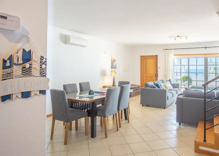 Baleias - 3 Bedroom Townhouse With Private Pool & Sea View Hébergement de vacances Luz